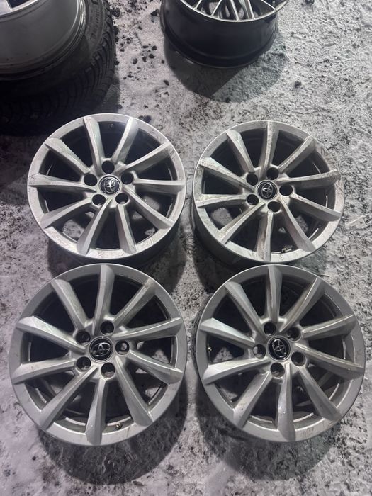 Камри 70/75  оргинал диски  р17