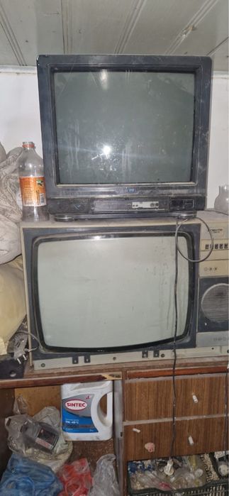 Телевизор антиквариаинт в хорошем качестве