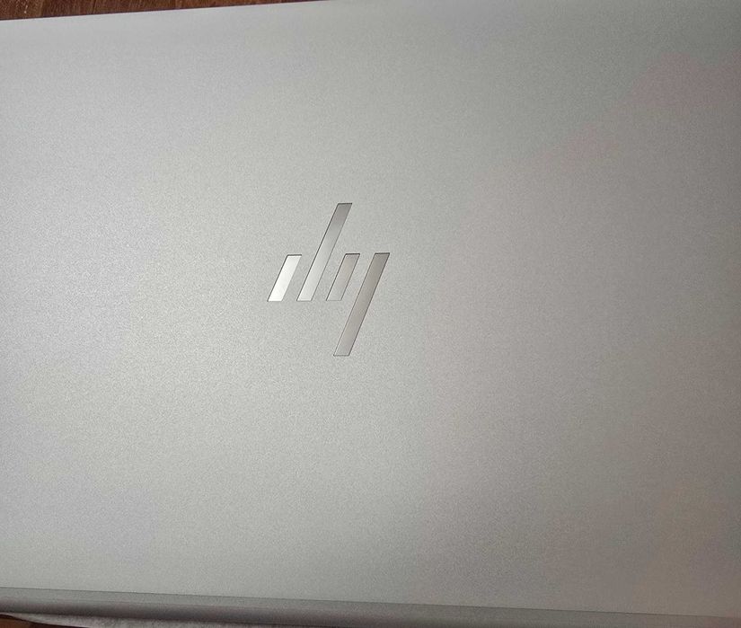 Чисто нов лаптоп HP ELITBOOK 830 G9