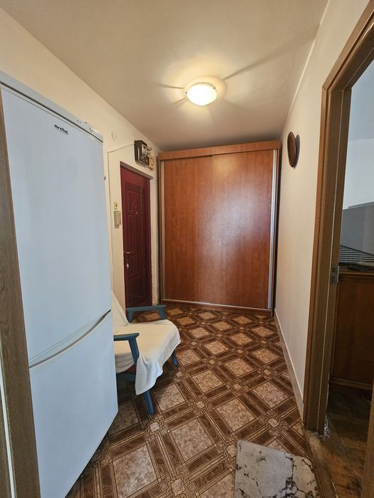 Vand apartament 2 camere, etajul 3,Vlaicu
