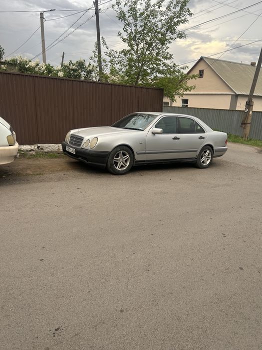 Продам мерседес 210 лупарик