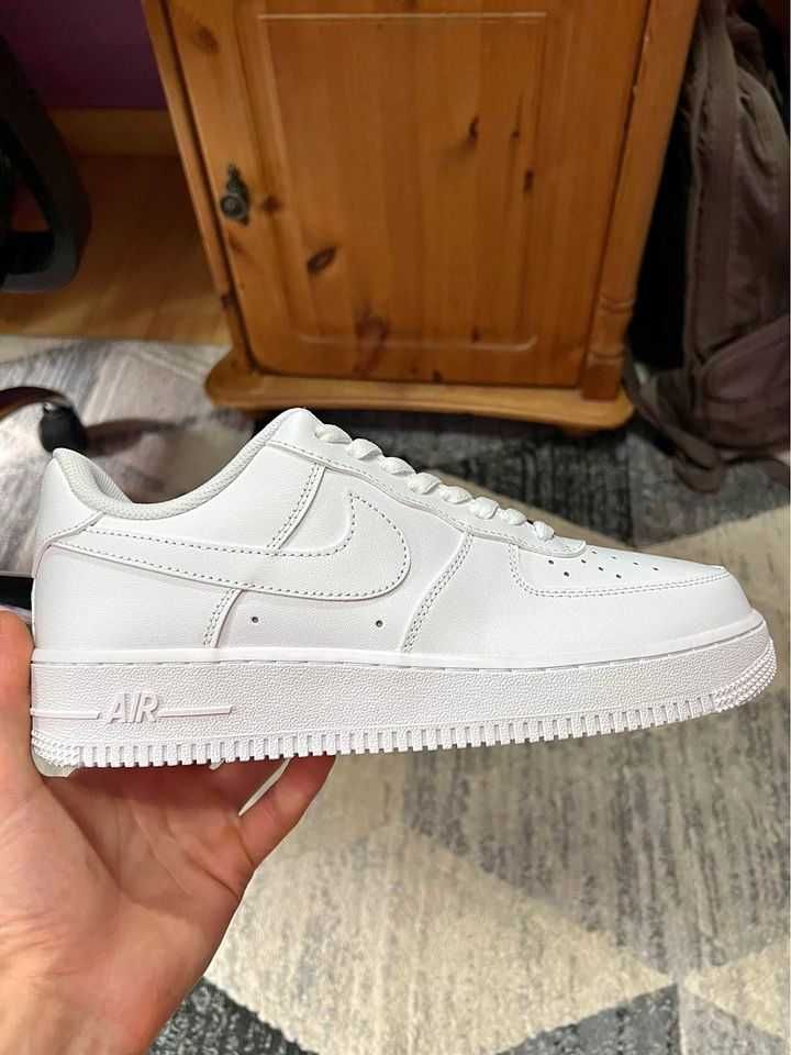 Adidasi Nike AirForce 1 De Dama Si De Barbati