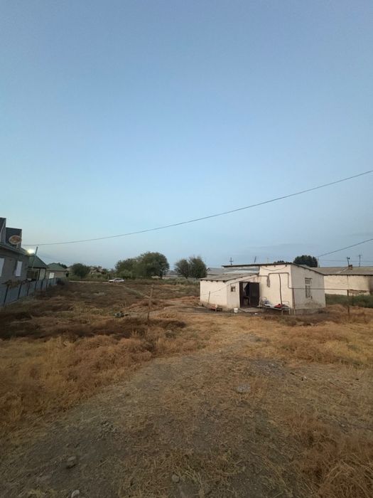 Участок с времянкой