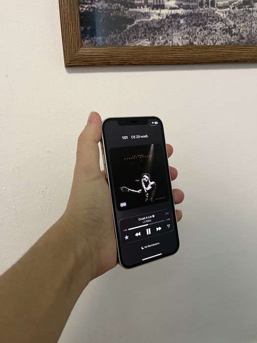 Iphone 12 продается