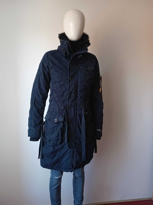 Haina parka nouă Khujo