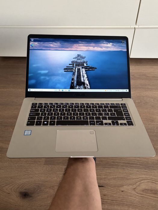 Asus Vivobook 15 Gold. •i5 8th gen• SSD 256gb• Taste luminate