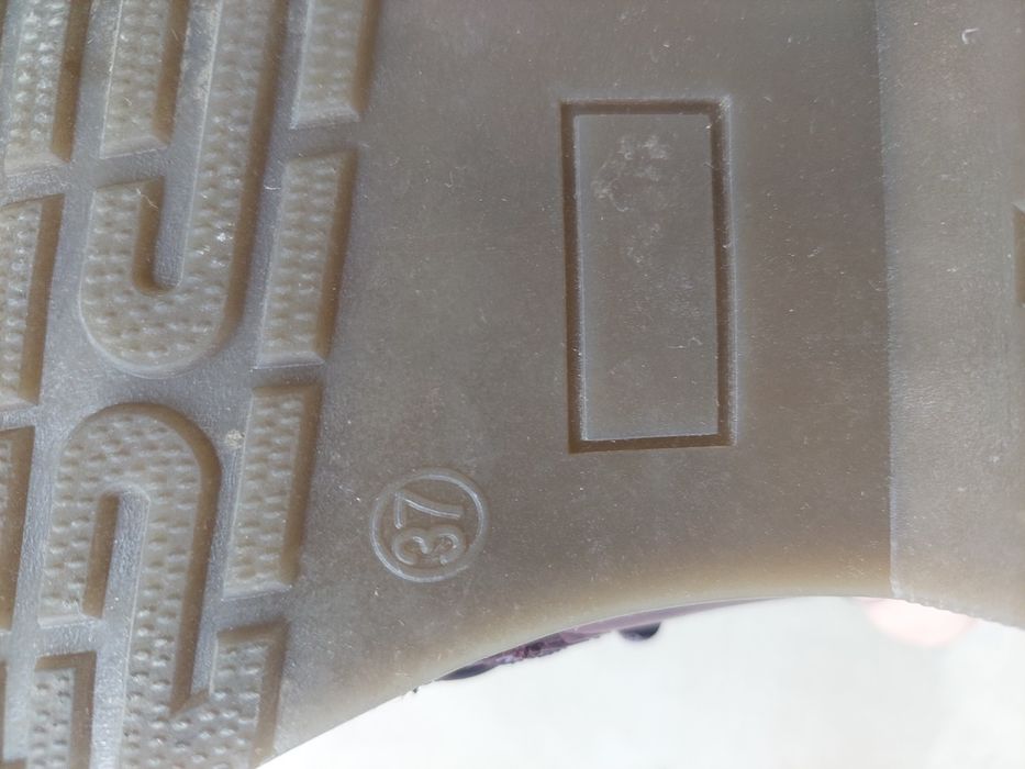 Обувки нови 37 номера