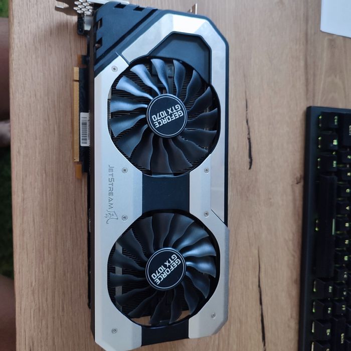 Palit GTX 1070 .