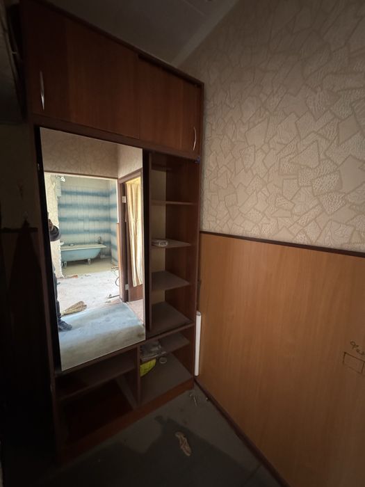 Продам шкаф в прихожую купе