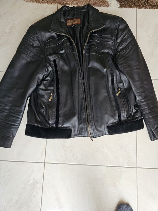 Коженои якета различни