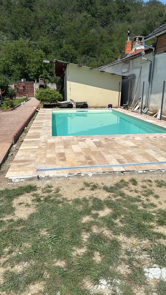Construim piscine  la schimb cu teren