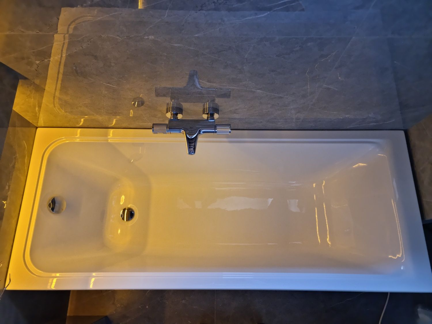 [Новая Неиспользованная] акриловая ванна 170×70 с экранами