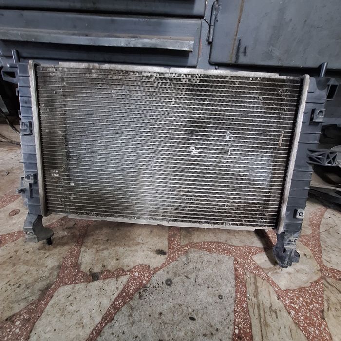 Продавам радиатори за Опел мерива