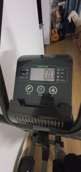 Bicicleta eliptica TUNTURI Cardio Fit C30