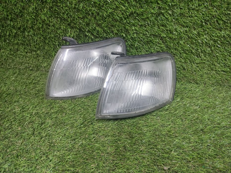 Габарит поворотник Toyota caldina