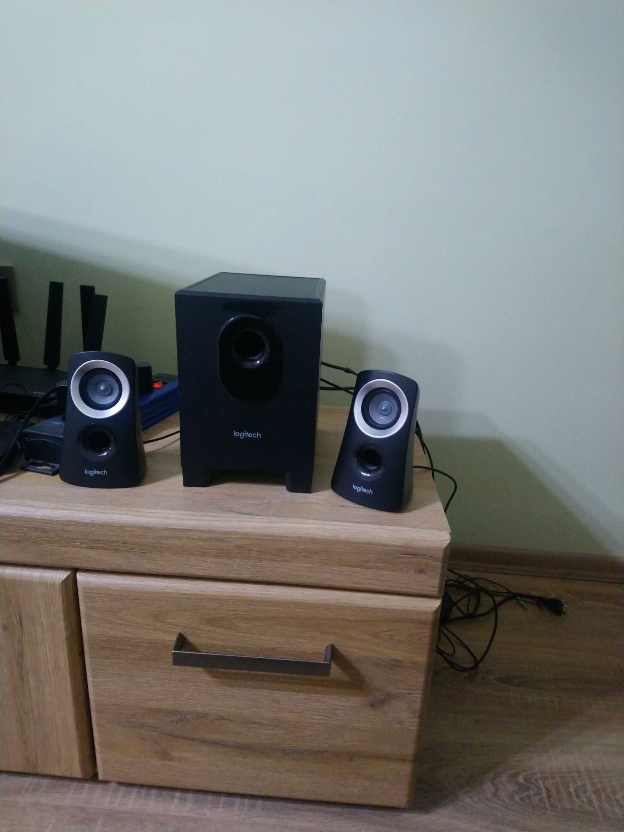 Logitech Z313 Speaker System with Subwoofer