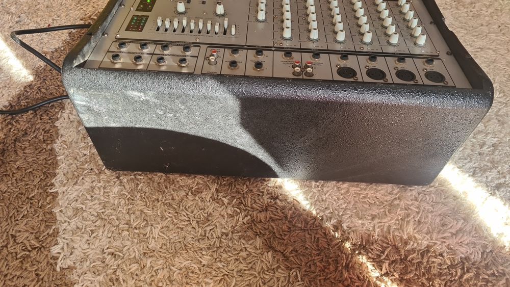 Vând mixer de putere Acoustic 4.