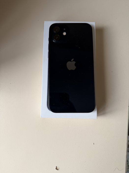 Айфон 12 64 гига байт