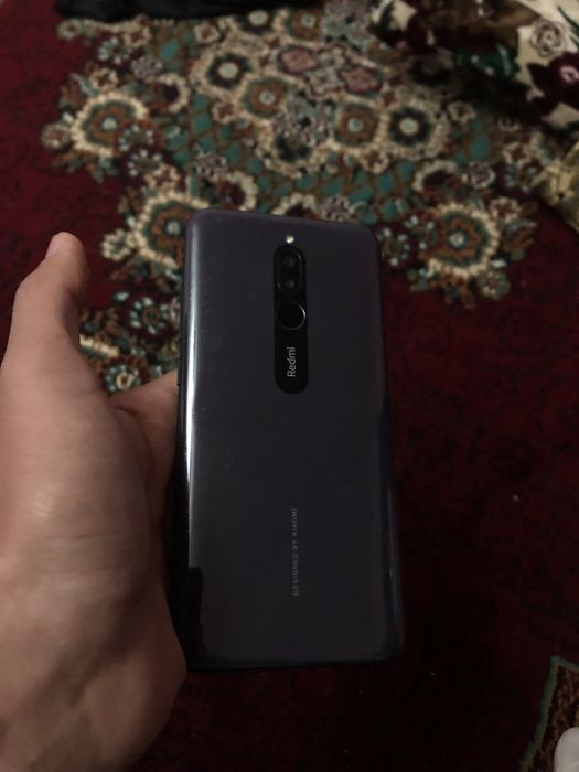 Xiaomi Redmi 8 .