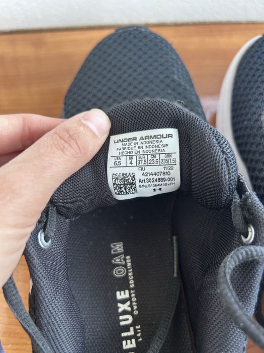 Vand adidasi Under Armour