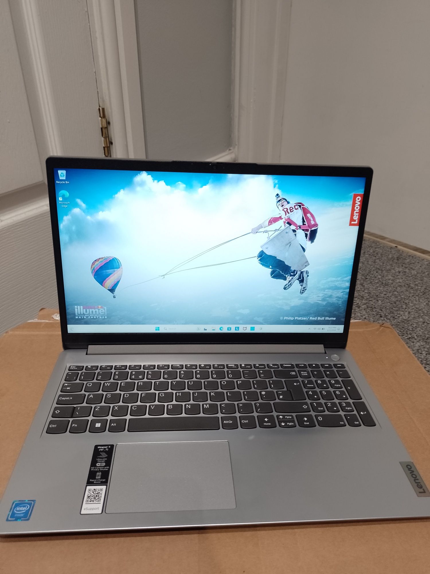 Vând laptop Lenovo IdeaPad 1 NOU