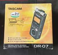 Диктафон Tascam DR-07