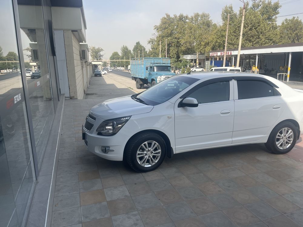 Продается автомобиль кобальт 4 позиция