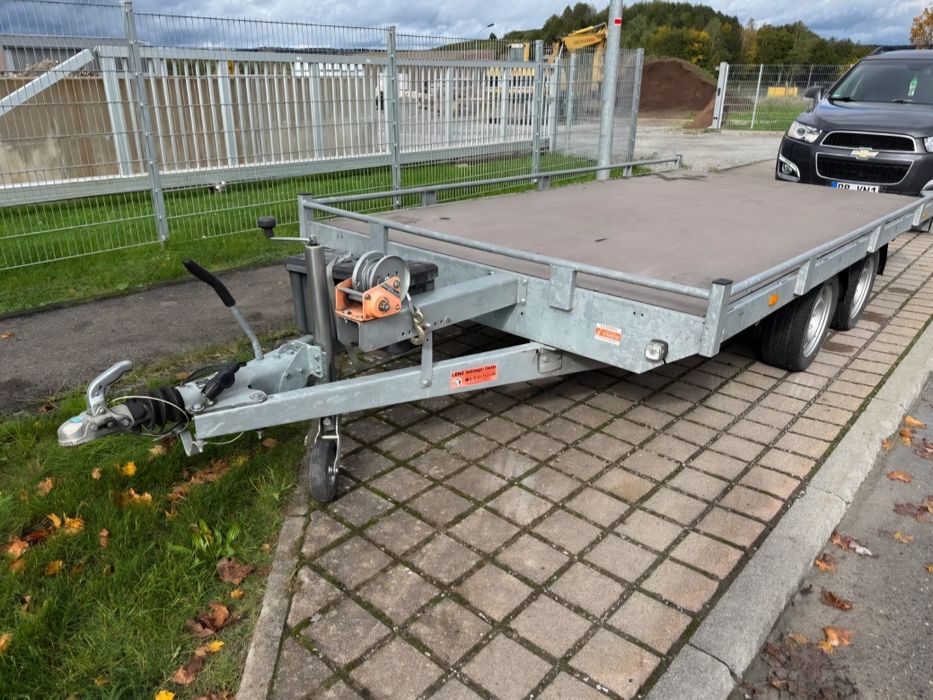 Inchiriez platforma remorca auto
