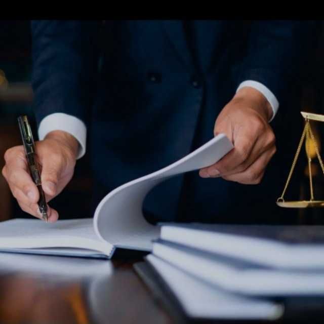 Адвокат (Споры со строительными компаниями по договорам покупки жилья)