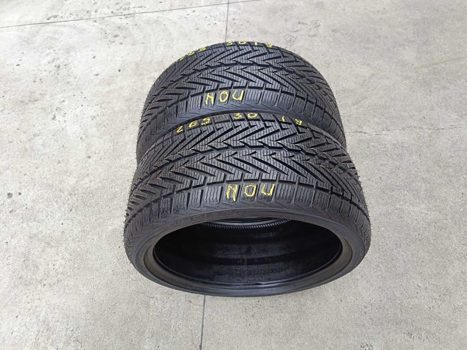 Doua anvelope noi de iarna 265 30 19 vredestein giugiaro