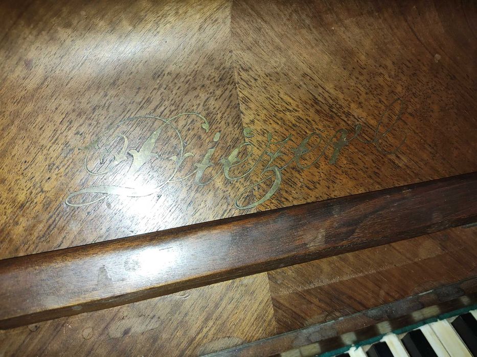 Класическо пиано Dieterle