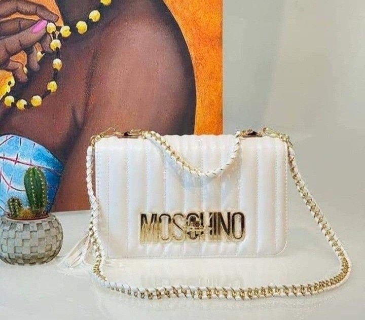 Geanta damă Moschino super model logo metalic auriu