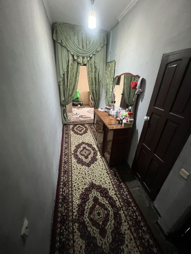 Qoyliq 5 massivda 2 xonali uy 5 etajka dom