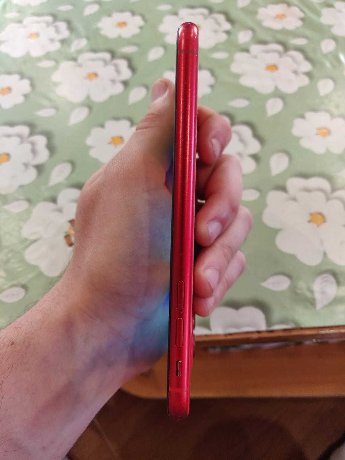 iPhone 11 64 GB RED