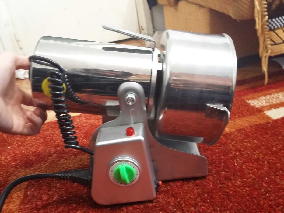 Râșniță cereale, cafea, semințe - le face făină