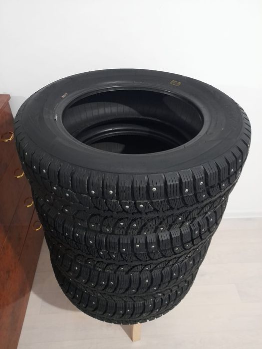 Резина, шина шипованная зимняя