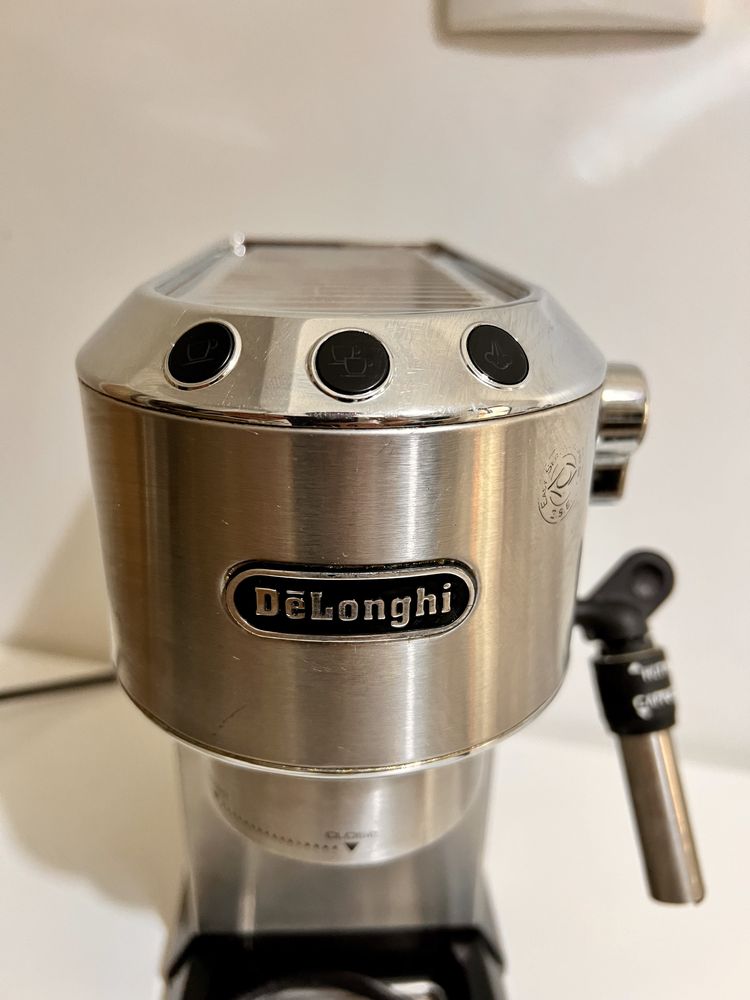 Espressor De’ Longhi Dedica Style EC 685 Inox