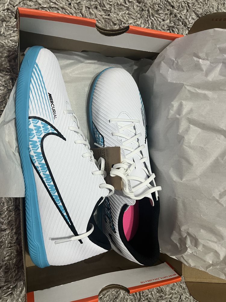 Ghete Nike noi ,marimea 44