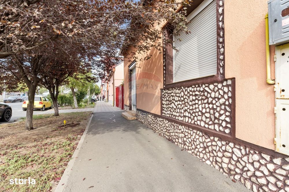 Imobil cu spatiu comercial stradal de vanzare in Arad