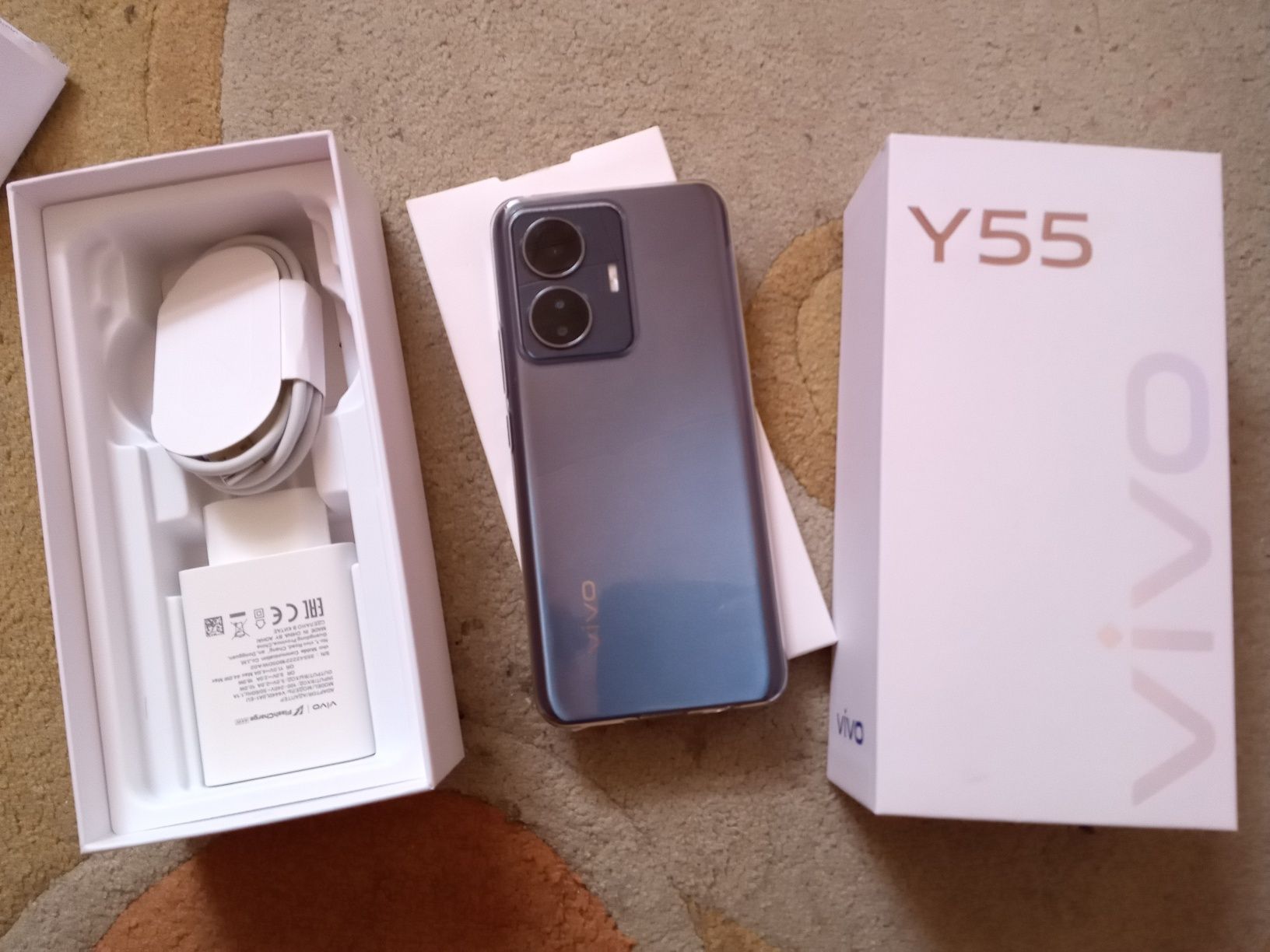 Продам смартфон Vivo y55