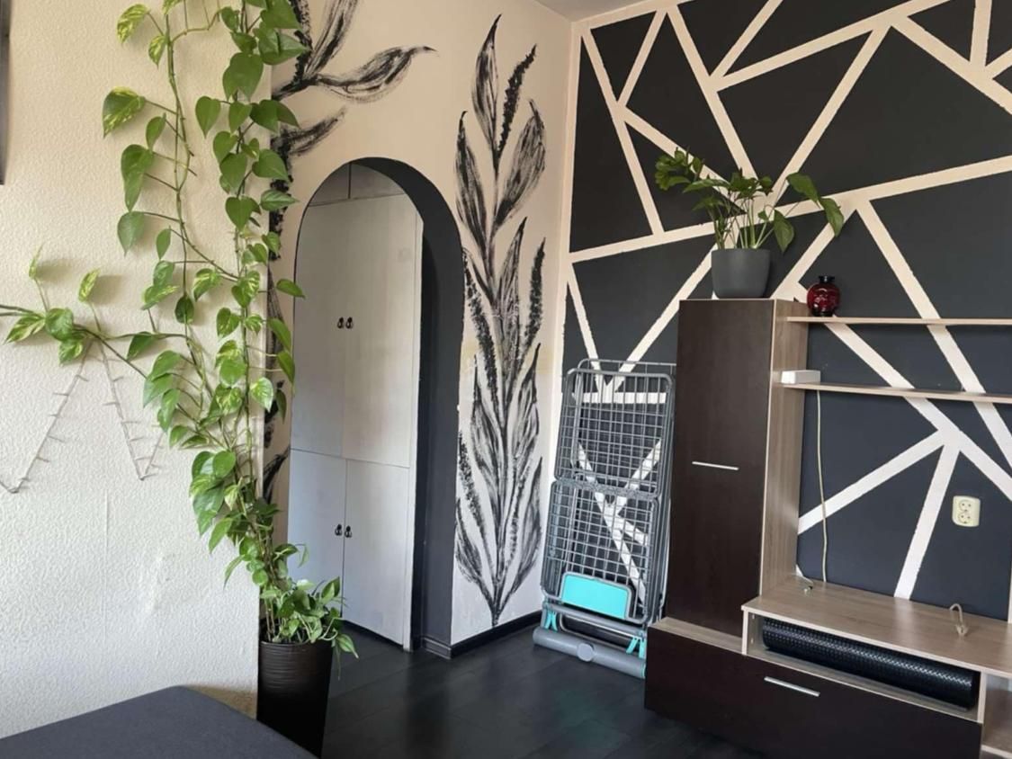 Дава се под наем Тристаен апартамент в София, Център - 70 кв.м за 675 € - Снимка #2