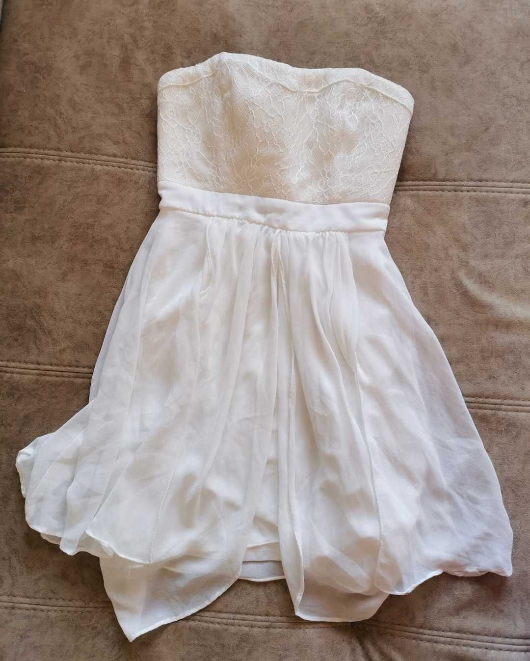 Бяла лятна рокля - размер Xs