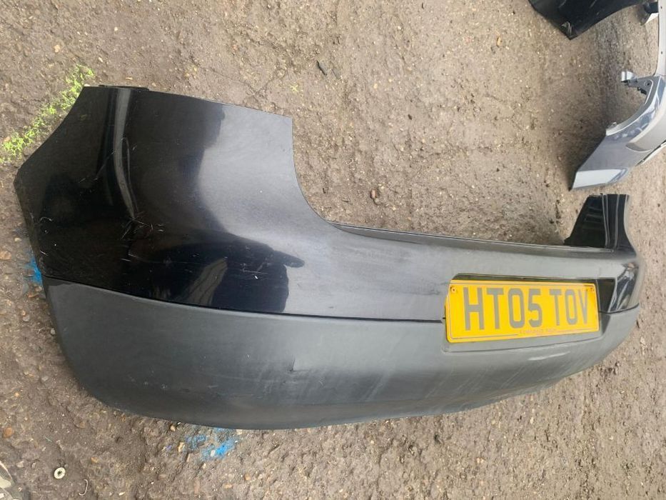 Spoiler / Bara Spate VW Golf 5 Hatchback 2003 - 2009 cu Mici Defecte / Imperfectiuni Cod: 1K6807521