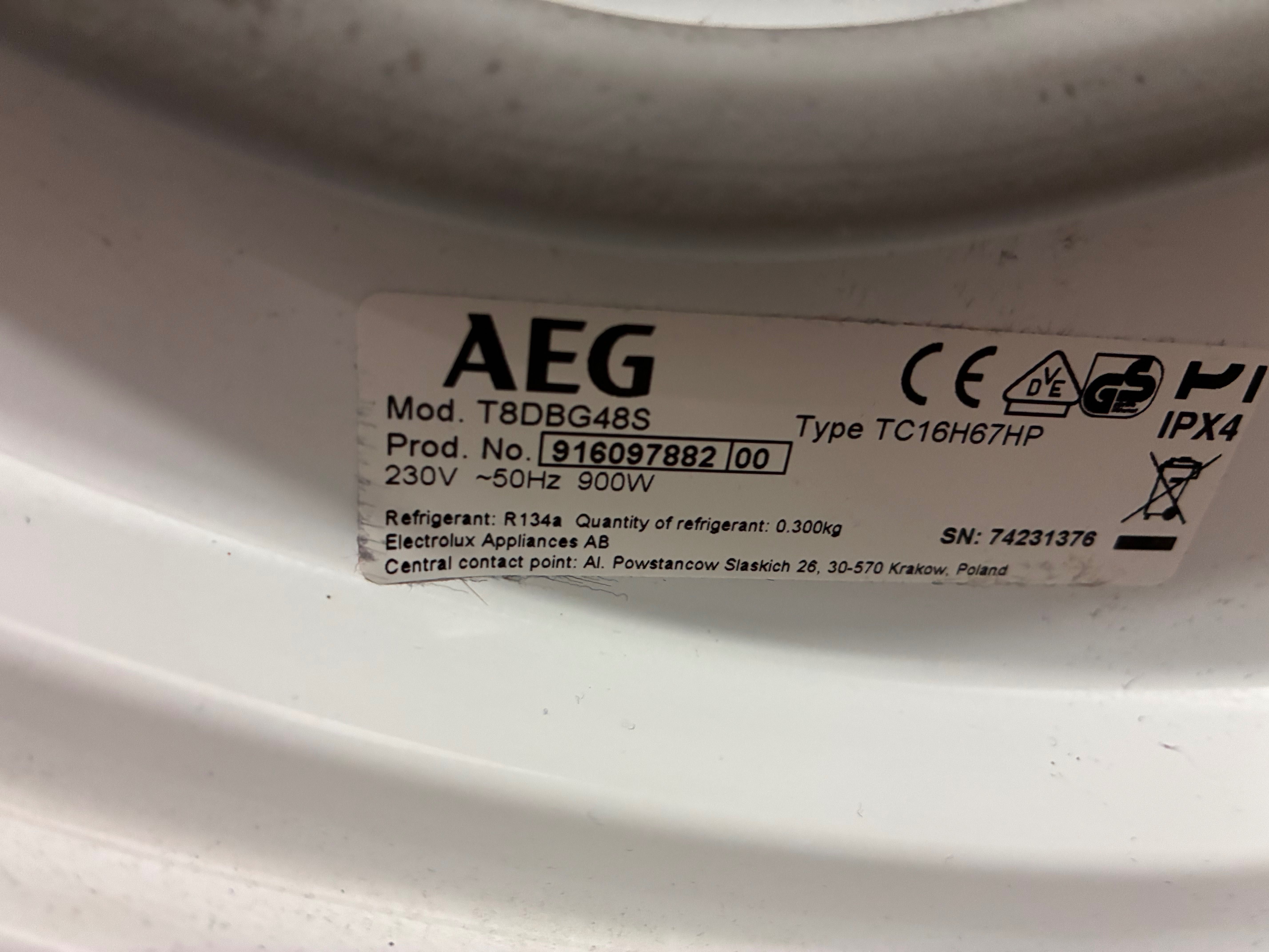 Сушилня с термопомпа AEG