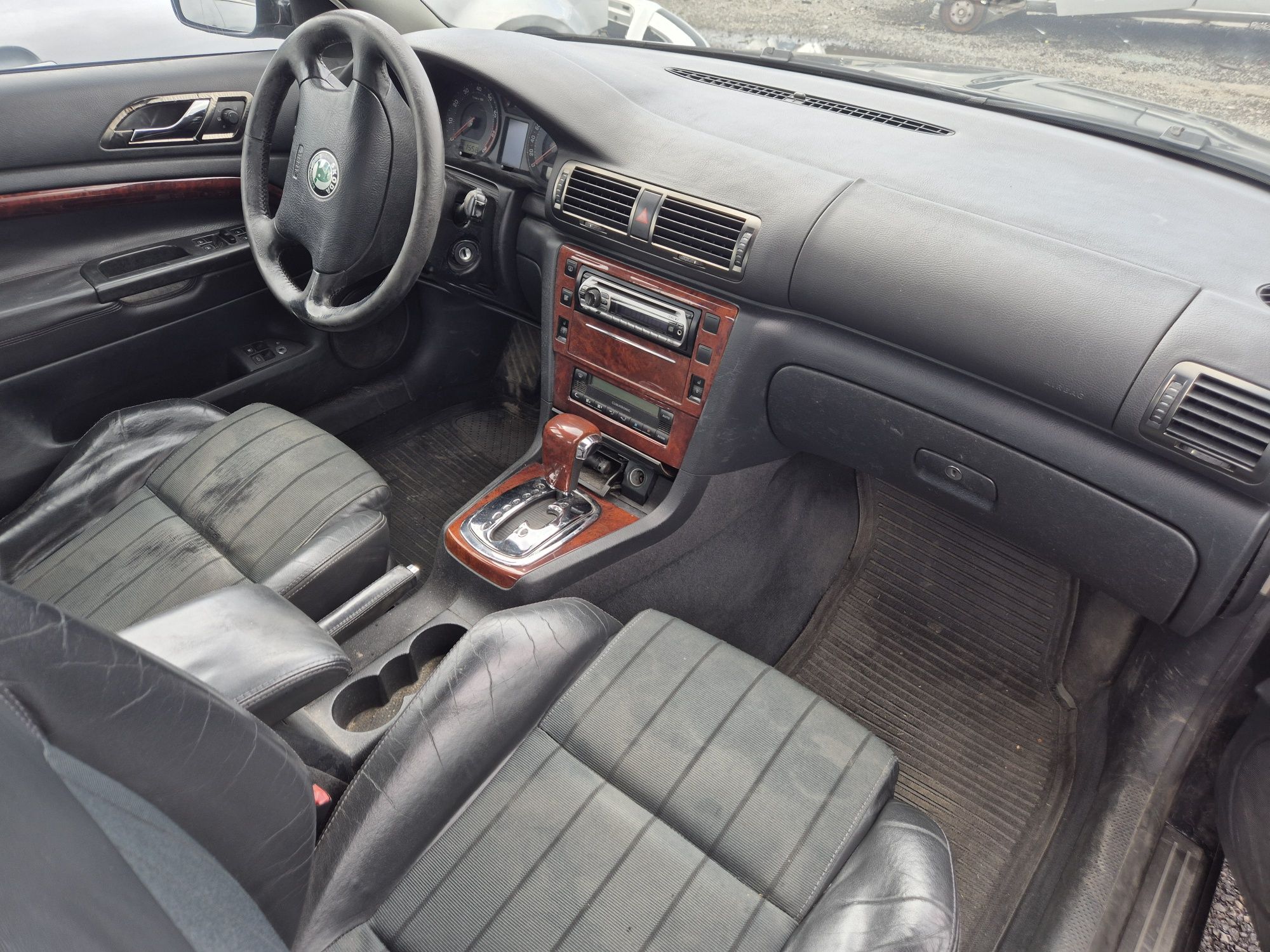 Dezmembrez Skoda Superb 2002 2.8 V6 Benzina Automata