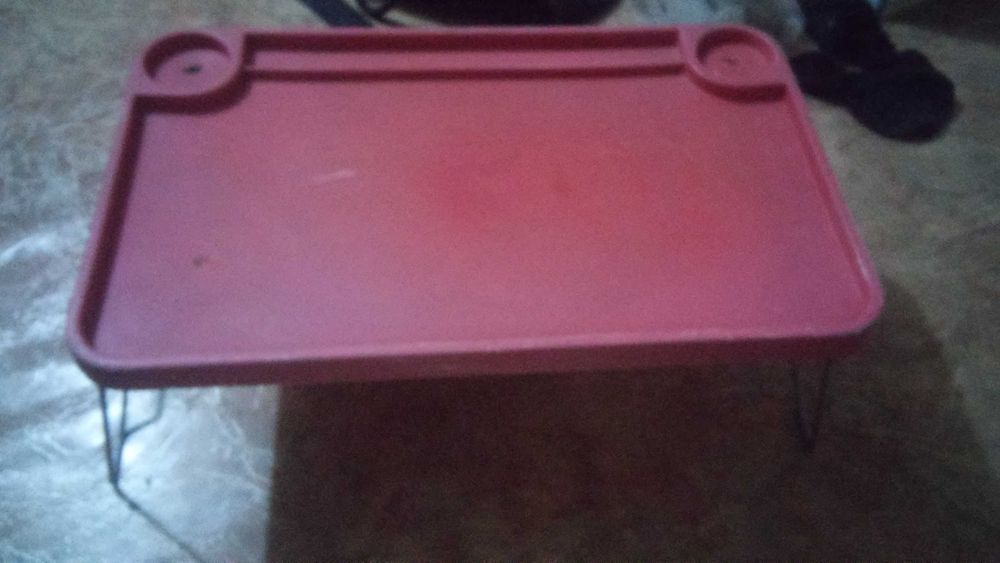 Продам маленький складной столик  IKEA б/у. Обмен .Цена окончательная