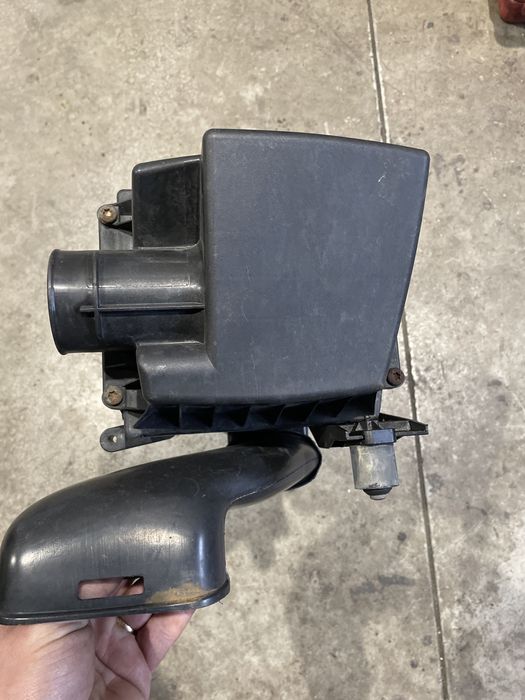 Carcasa filtru aer Ford Fiesta an 2008-2016