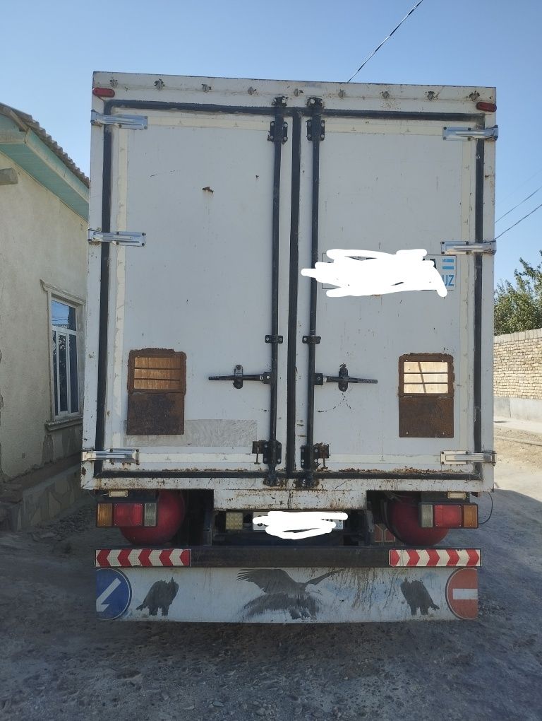 Isuzu sotiladi yili 2010  yuk furgon