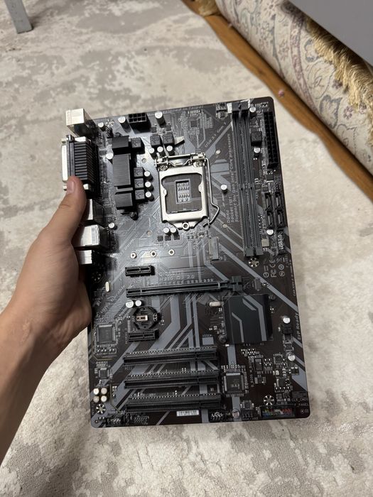продам материнскую плату 1151v2