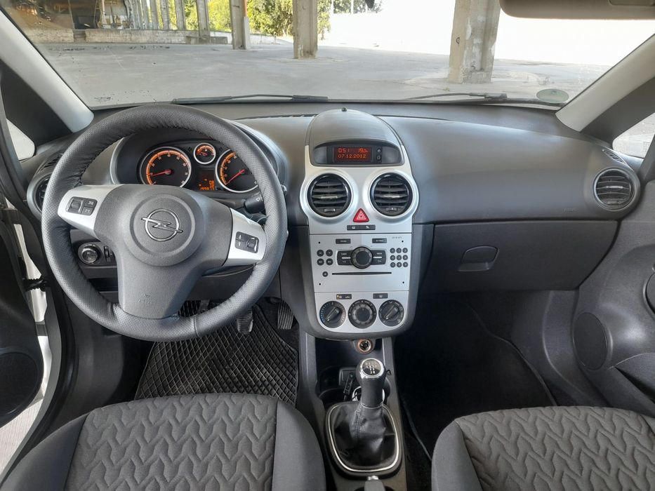 Vând Opel Corsa D